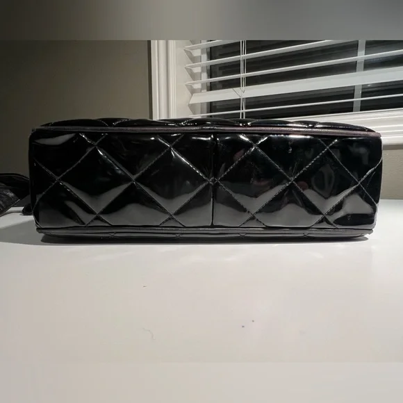 Chanel Patent Leather Crossbody messenger camera bag second hand - Picture 7 of 17